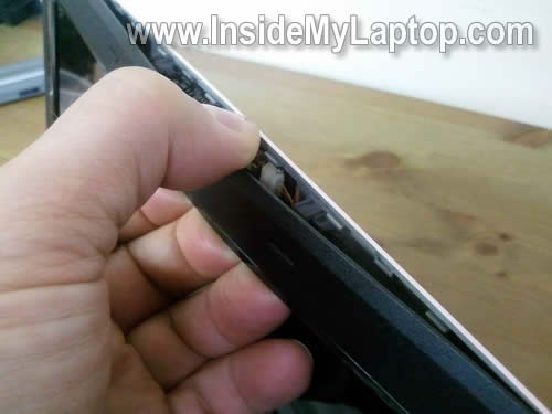 Removing screen bezel