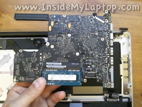 Remove MacBook Pro 13 motherboard
