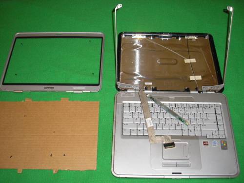 Compaq Presario R3000 screen removal