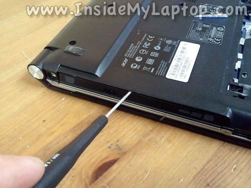 Removing optical drive