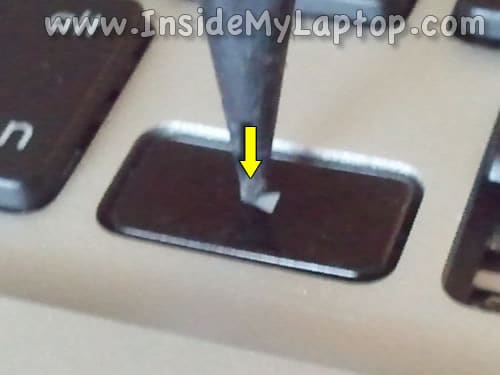 Attach key cap on keyboard