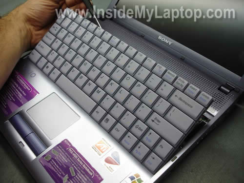 How to remove keyboard on Sony Vaio PCG-V505 – Inside my laptop