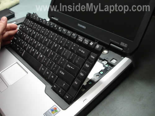 Lift up keyboard from laptop