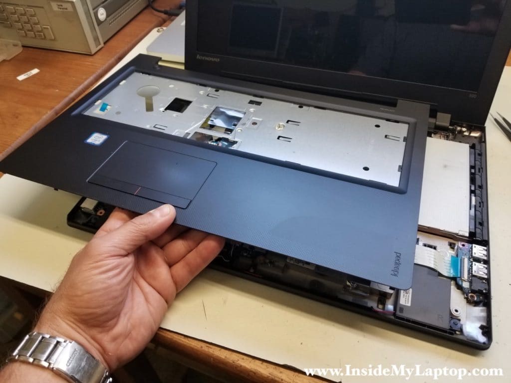 Lenovo ideapad 300-15ISK palmrest removed