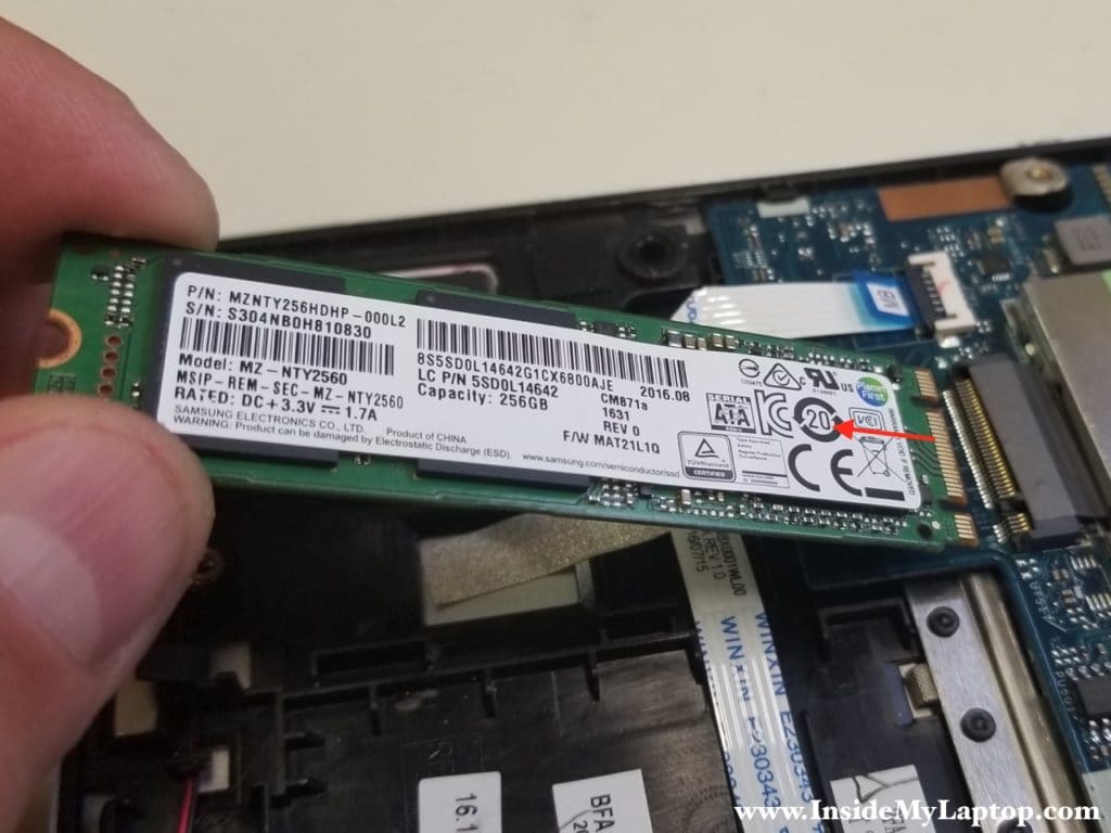 Remove Lenovo YOGA 710-14IKB SSD