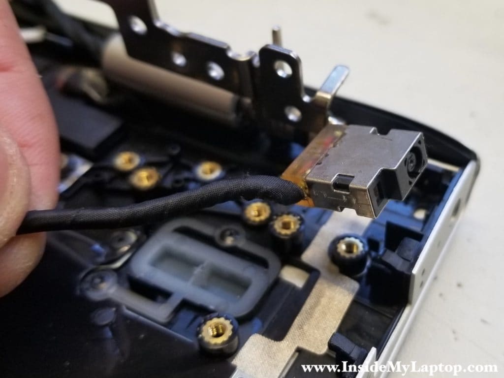 Remove HP Envy 15T-AE100 DC jack harness