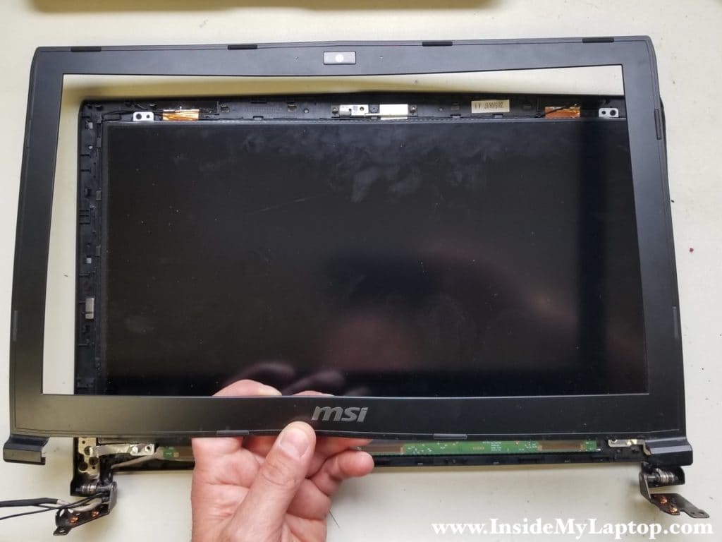Remove LCD screen bezel