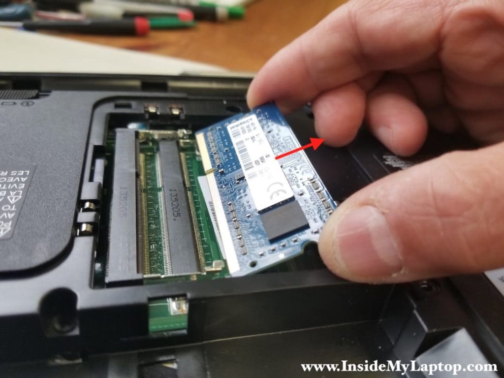 Remove memory RAM module