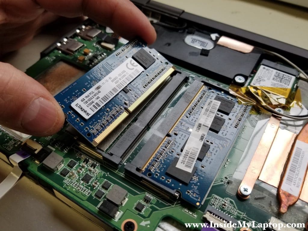 Remove Toshiba Satellite Radius P55W memory modules