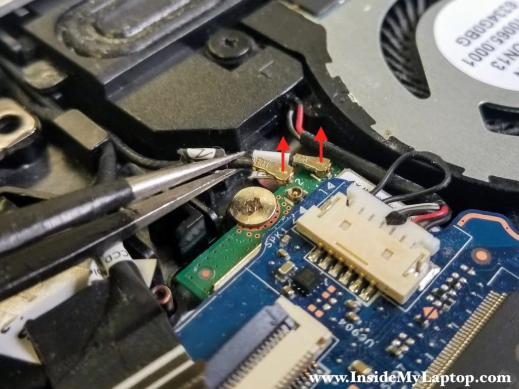 Disconnect wireless antenna cables