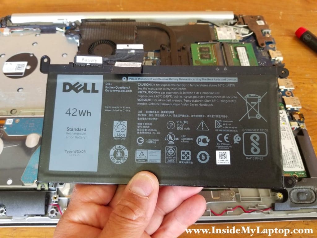 Remove laptop battery