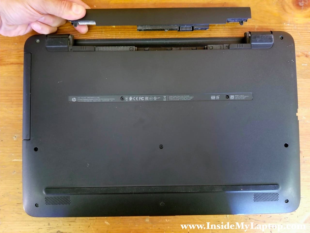 how to open dvd drive on hp laptop