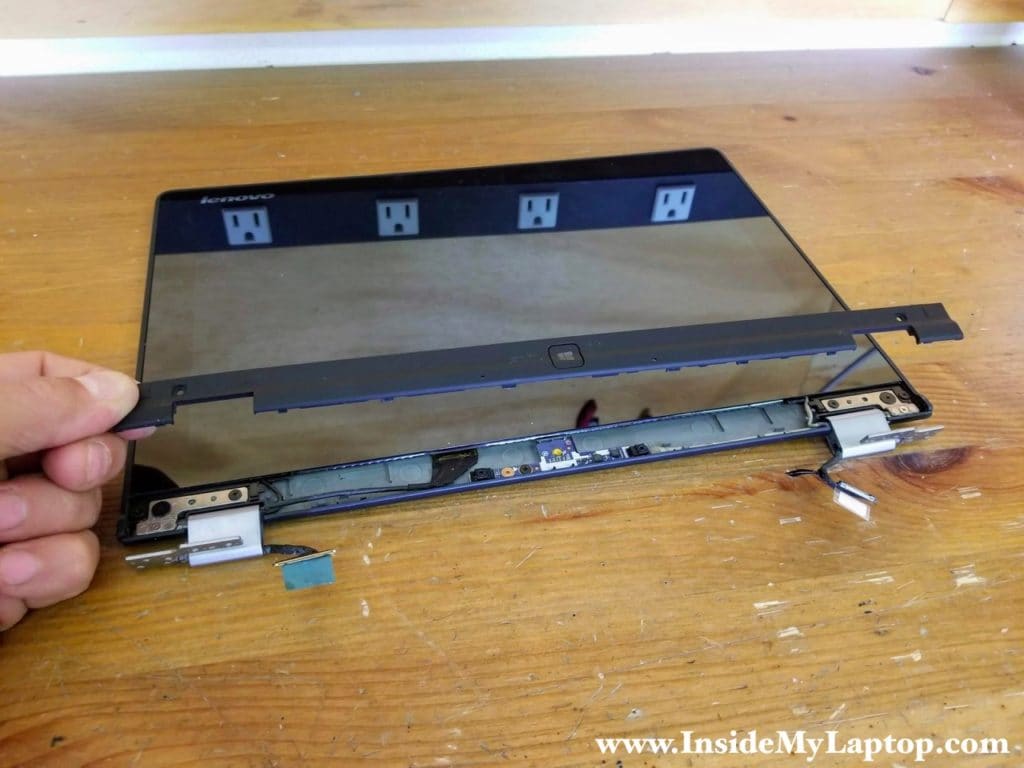 Remove the hinge cover.