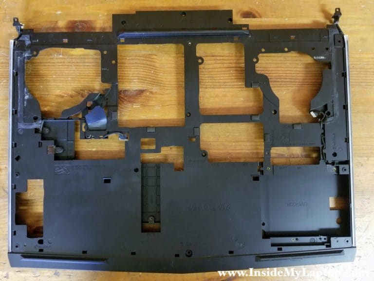 Taking apart Alienware 17 R4 model P31E Inside my laptop