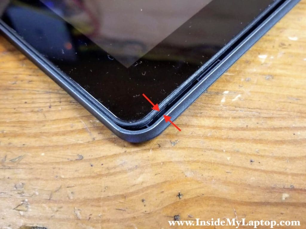 When you move the touchscreen, a gap will appear between the bezel and the cover.