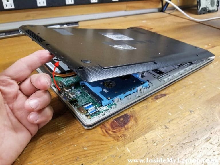 Custodia Inferiore Per Laptop Toshiba Satellite S55t-B S55t-B5273NR - Nera Usata Ottima