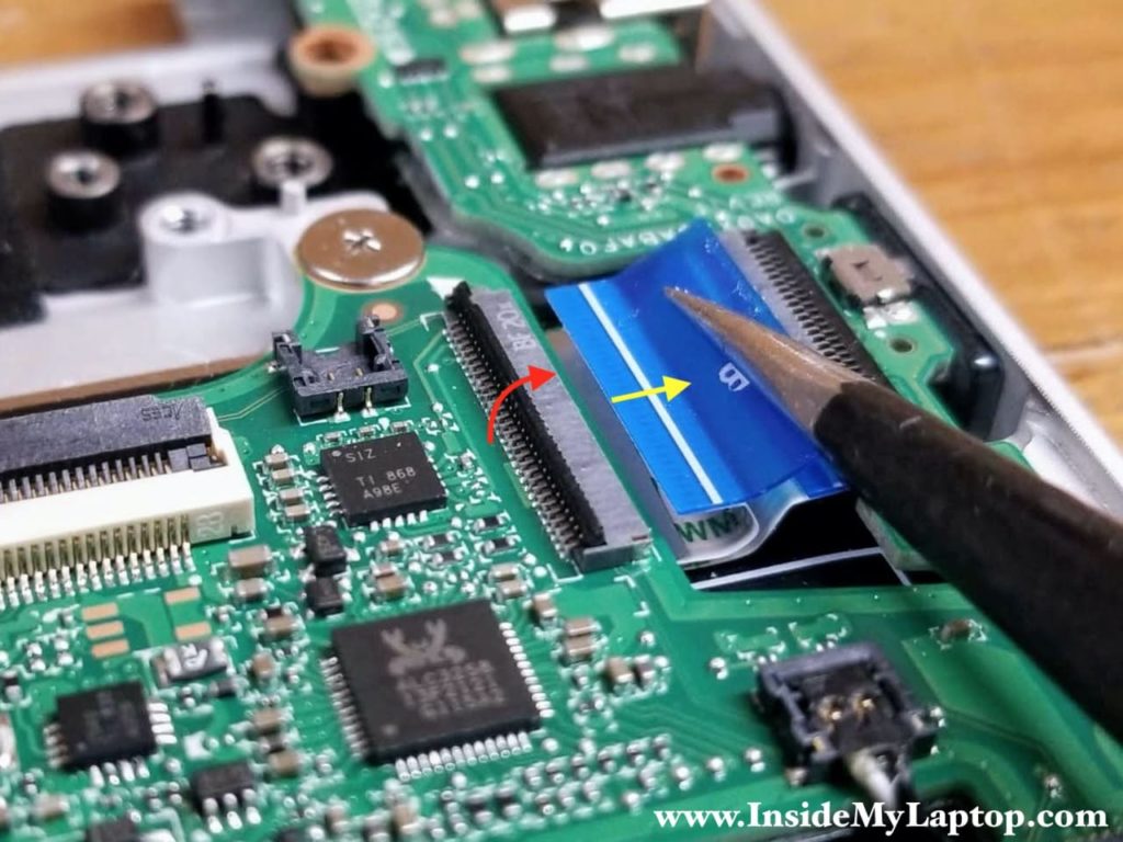 Don't forget to unlock the connector before disconnecting the I/O cable.
