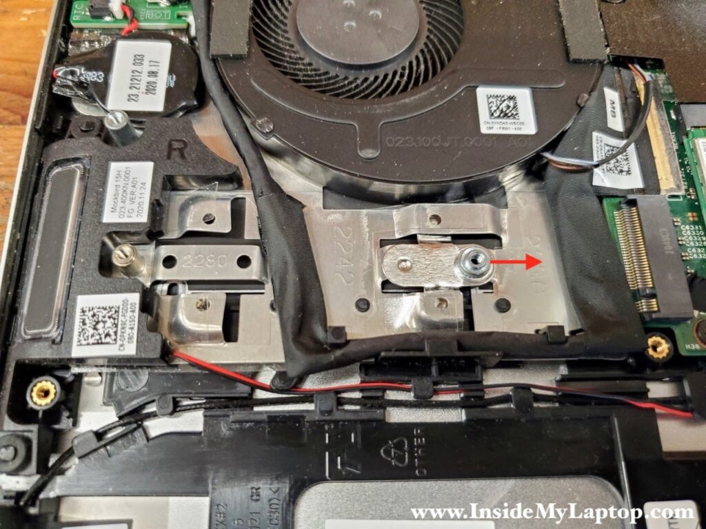 Remove the SSD mounting bracket.