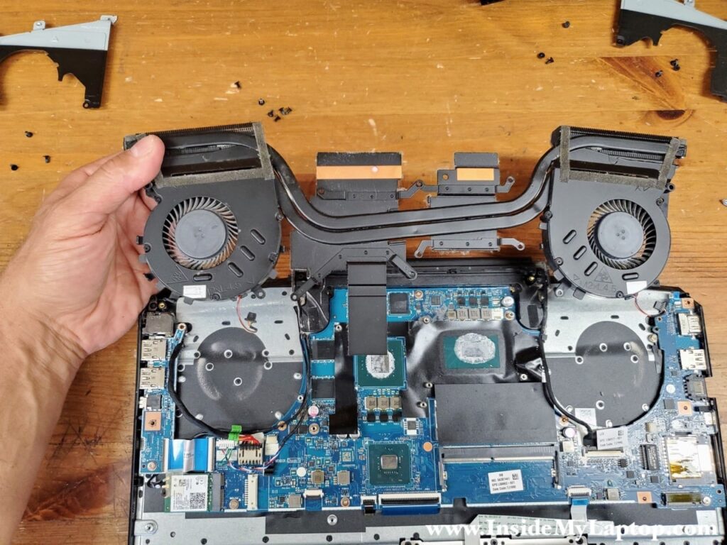 Remove the heatsink assembly from the laptop.