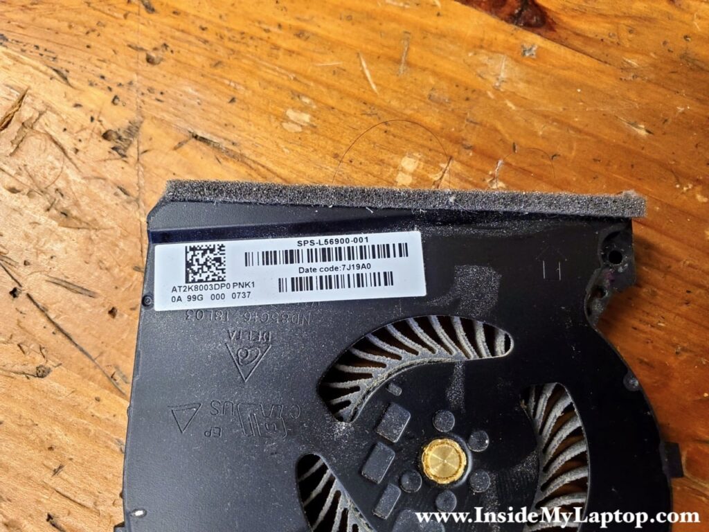 HP spare part number for fans L56900-001.